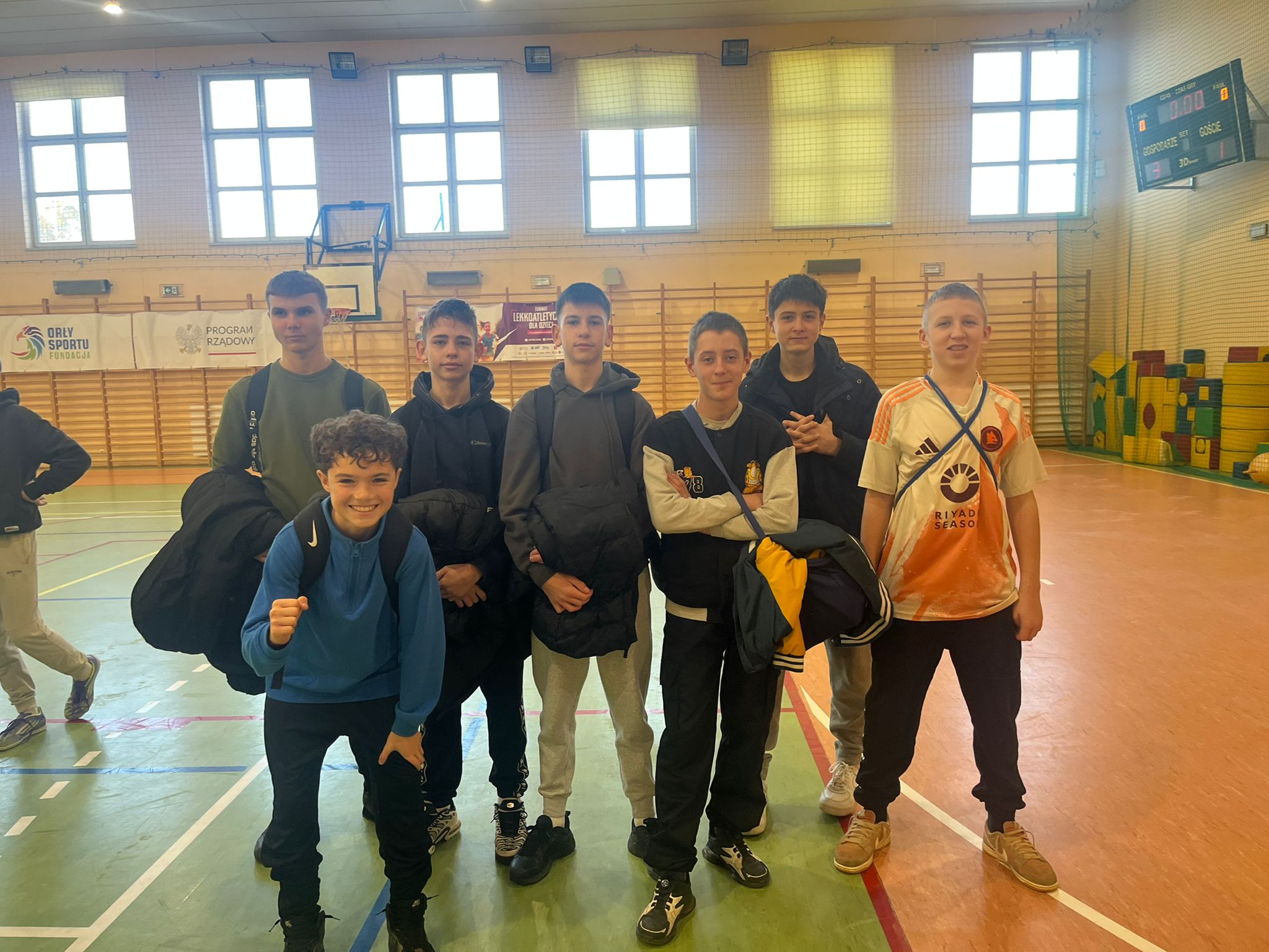 Półfinał powiatu w Dąbrowie w futsalu