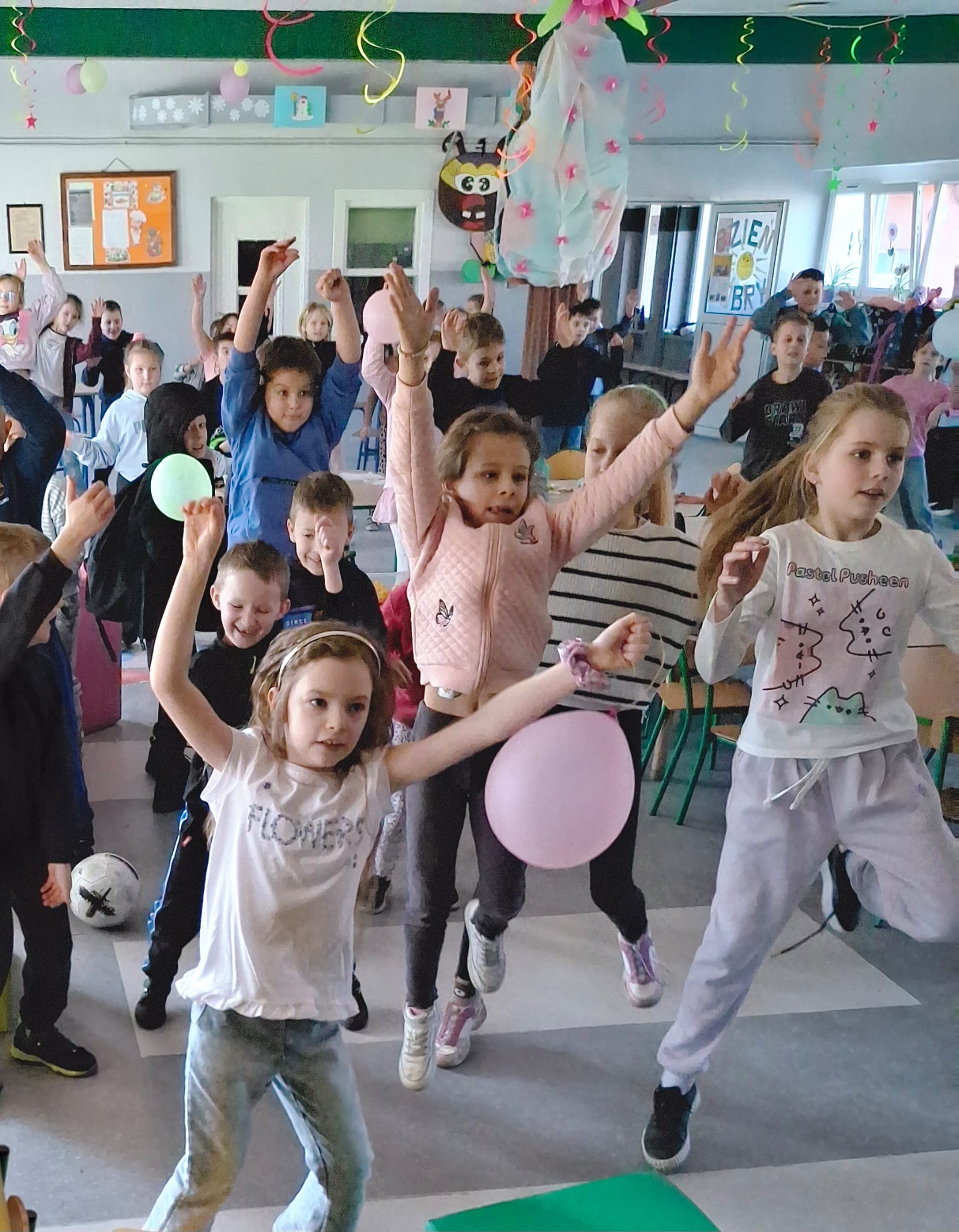 Innowacja WYGINAM  ŚMIAŁO CIAŁO - świetlicowy jump dance