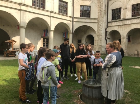 Uczniowie z Ukrainy w niemodlińskim zamku